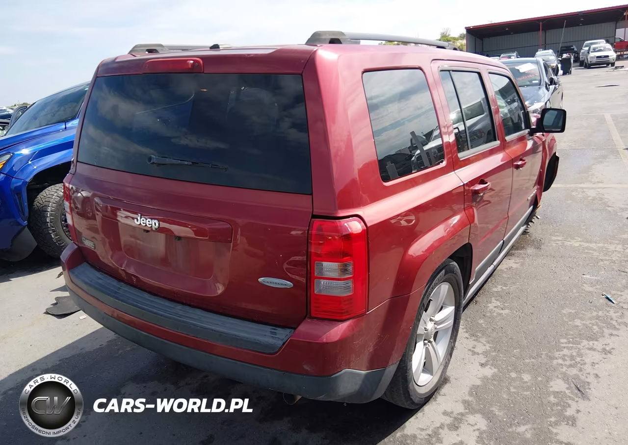 2016 Jeep Patriot Latitude VIN:1C4NJPFB4GD577069 - 4