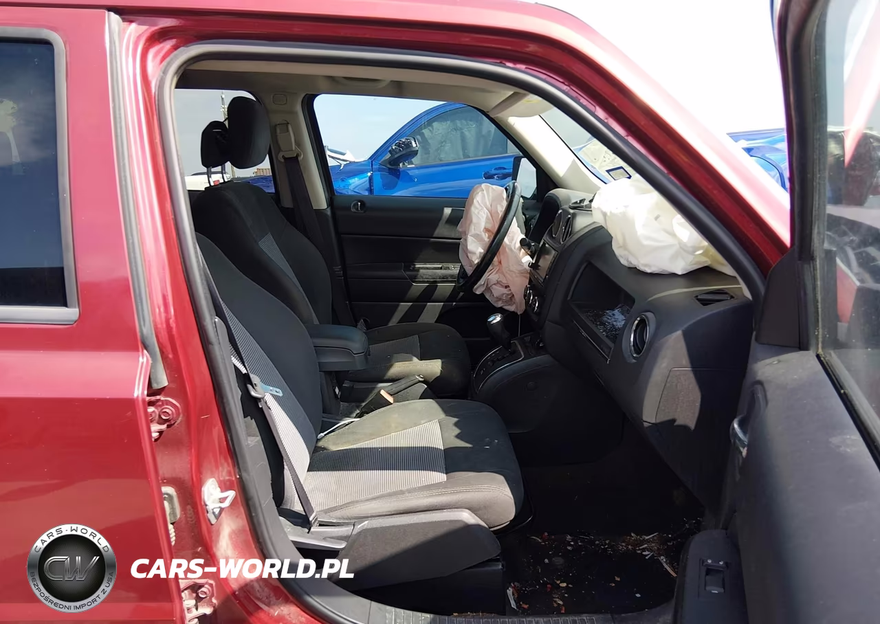 2016 Jeep Patriot Latitude VIN:1C4NJPFB4GD577069 - 5