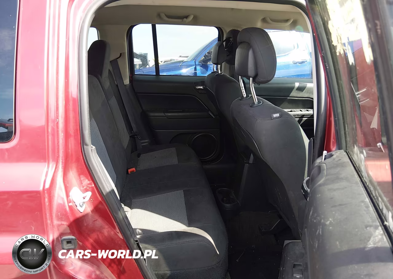 2016 Jeep Patriot Latitude VIN:1C4NJPFB4GD577069 - 8
