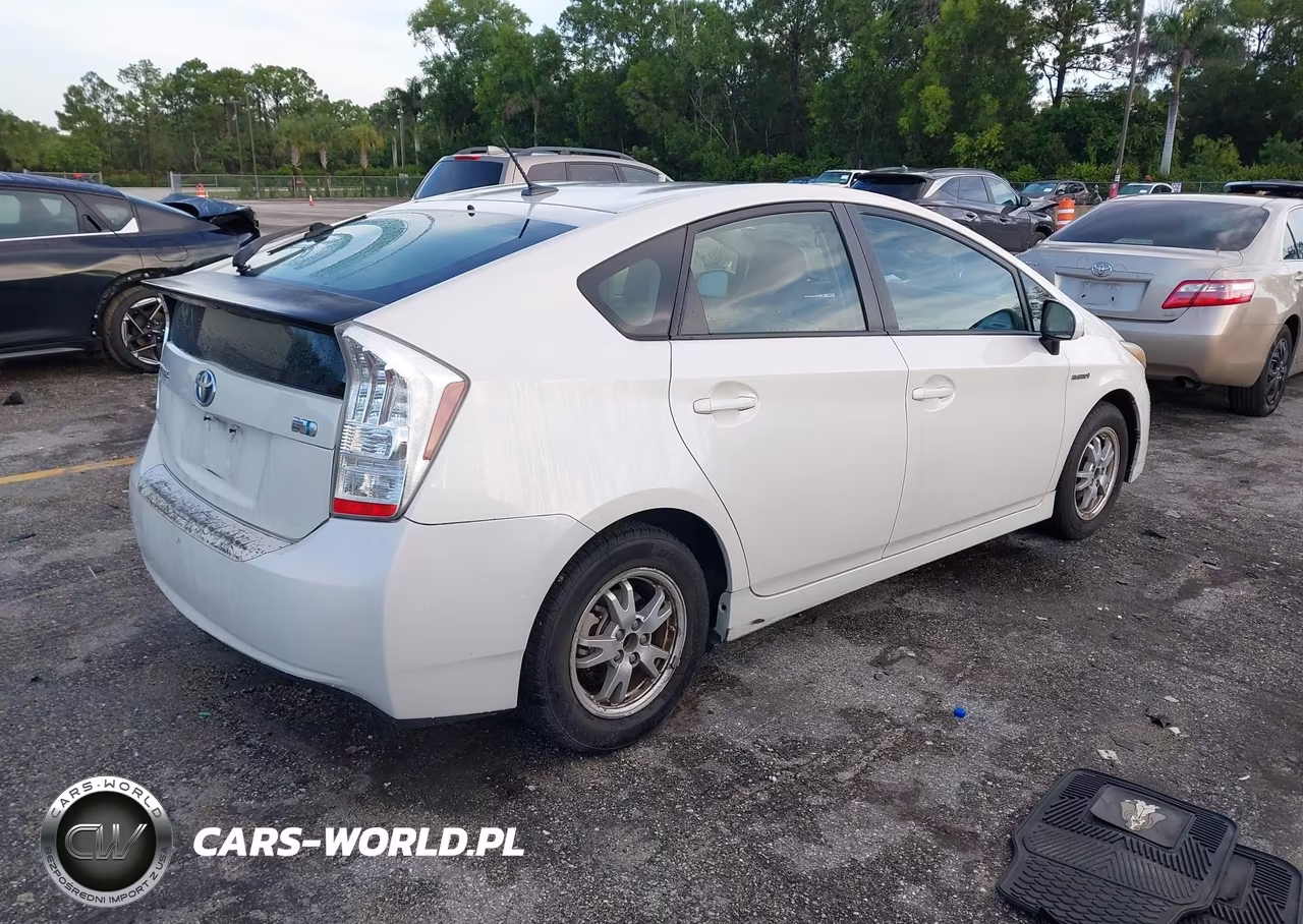 2010 Toyota Prius Ii VIN:JTDKN3DU8A0189930 - 4