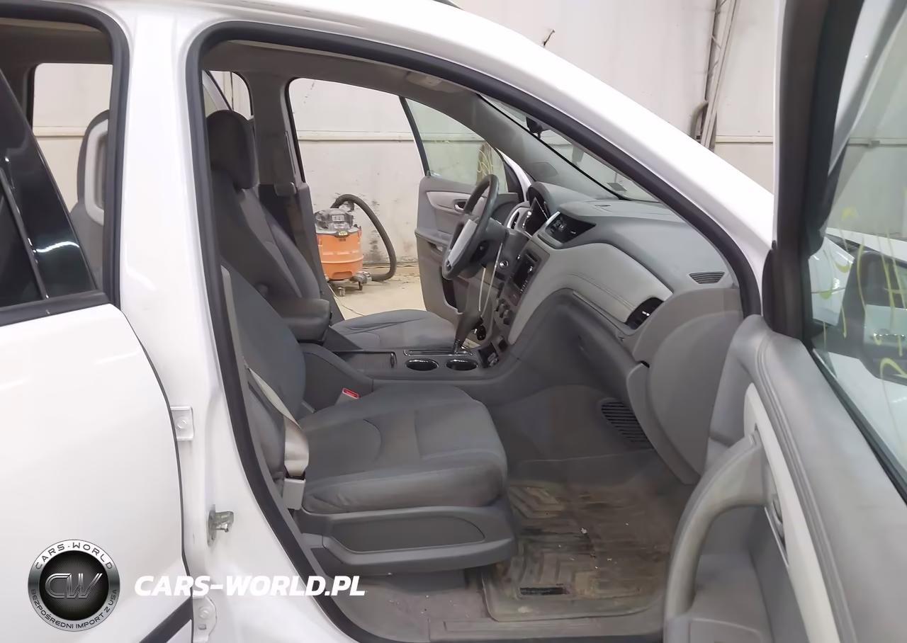2017 Chevrolet Traverse Ls VIN:1GNKVFED6HJ329971 - 5