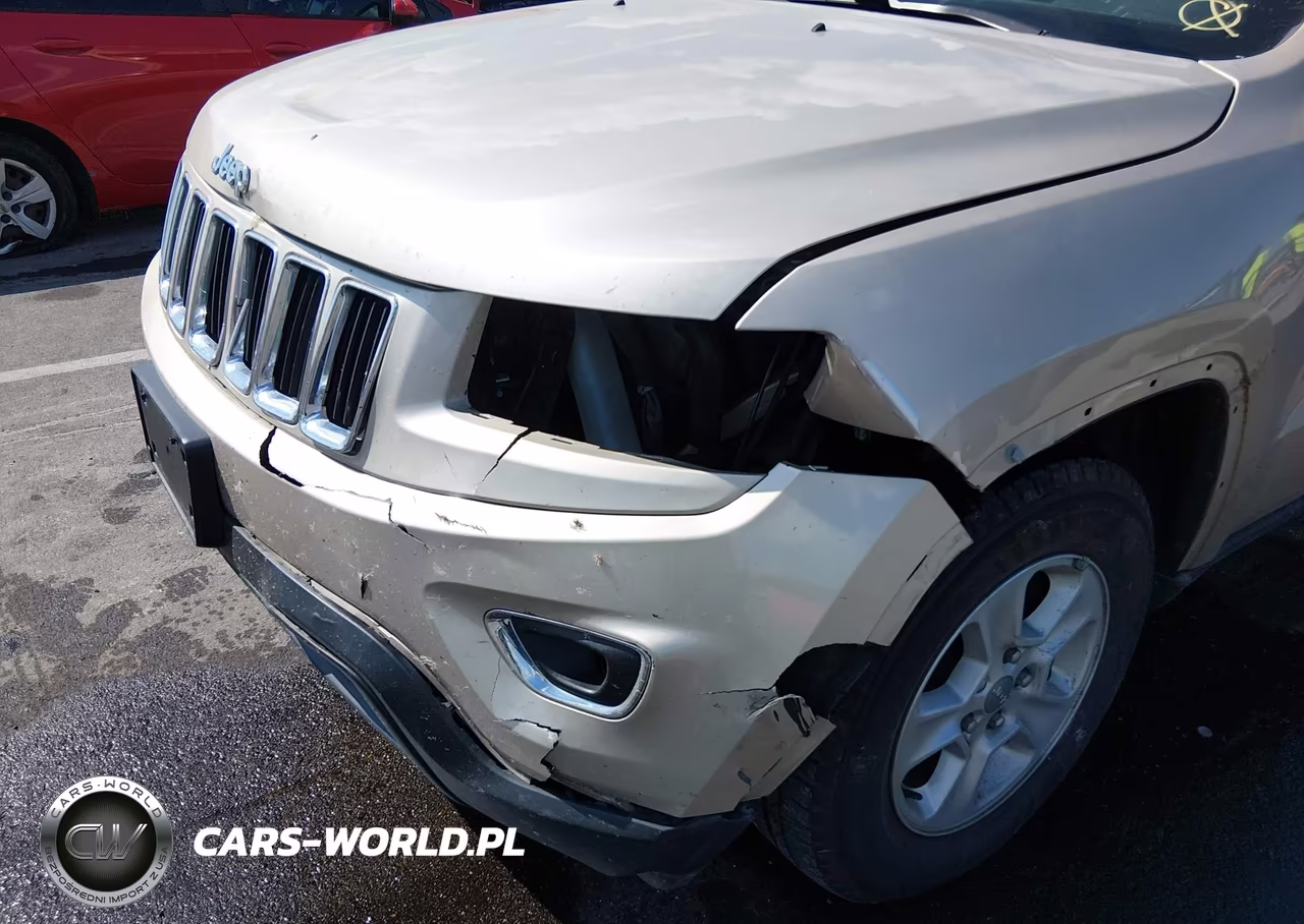 2014 Jeep Grand Cherokee Laredo VIN:1C4RJFAG6EC240758 - 5