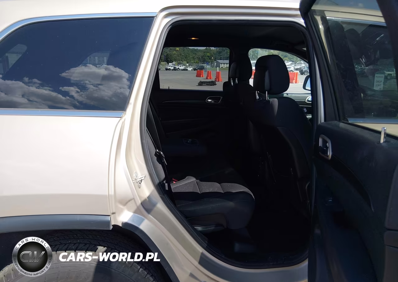 2014 Jeep Grand Cherokee Laredo VIN:1C4RJFAG6EC240758 - 7