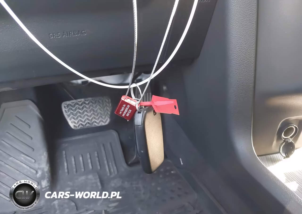 2026 Toyota Sienna Woodland Edition VIN:5TDCSKFC9TS238077 - 9