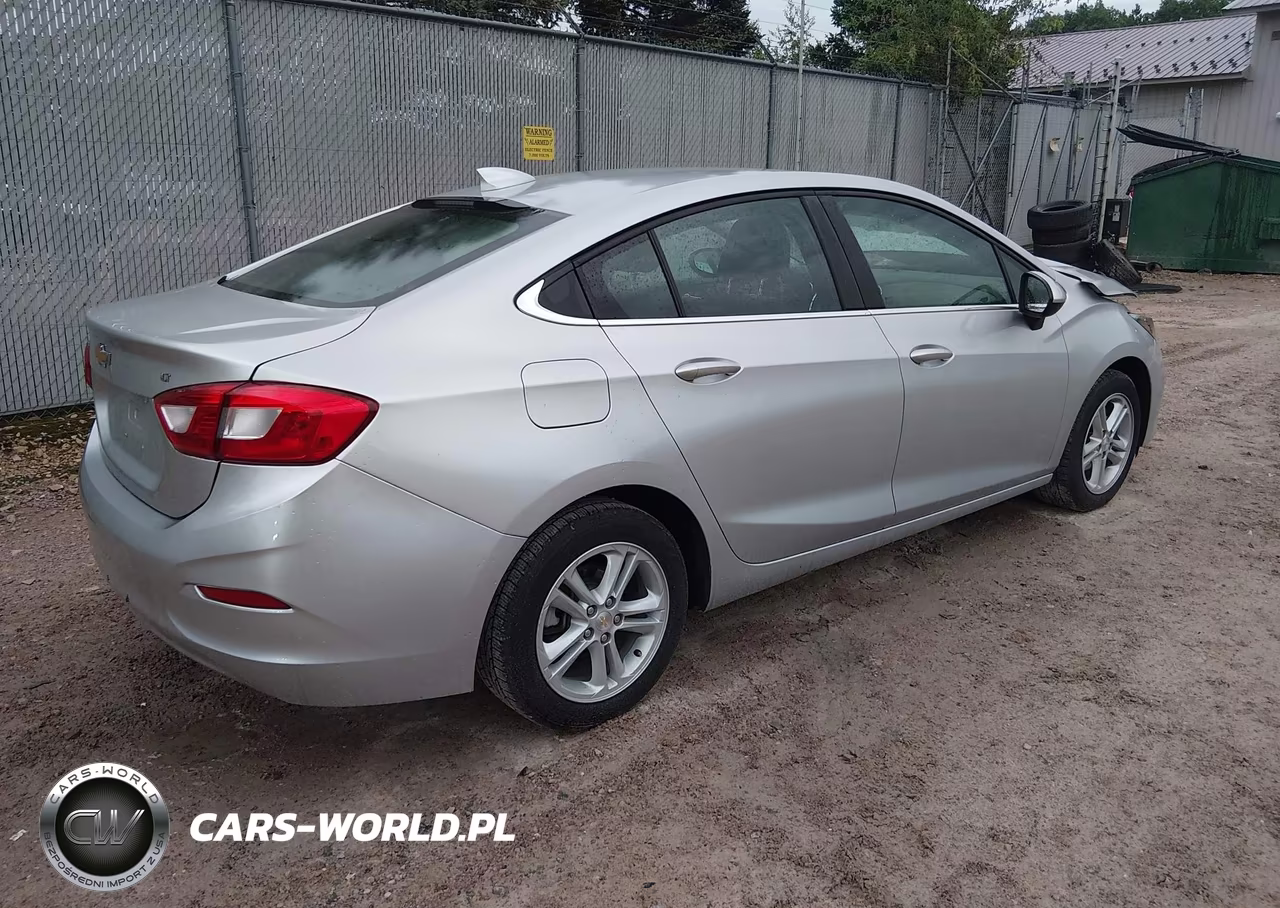 2018 Chevrolet Cruze Lt Auto VIN:1G1BE5SM9J7199624 - 4