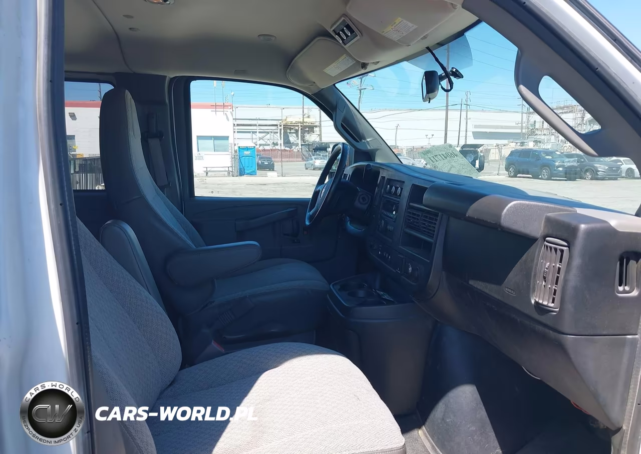 2017 Chevrolet Express 3500 Lt VIN:1GAZGPFF5H1272792 - 5