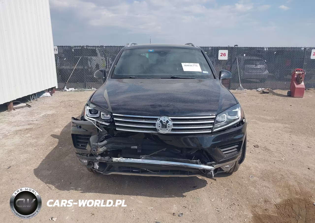 2017 Volkswagen Touareg V6 Wolfsburg Edition VIN:WVGRF7BP5HD004845 - 12