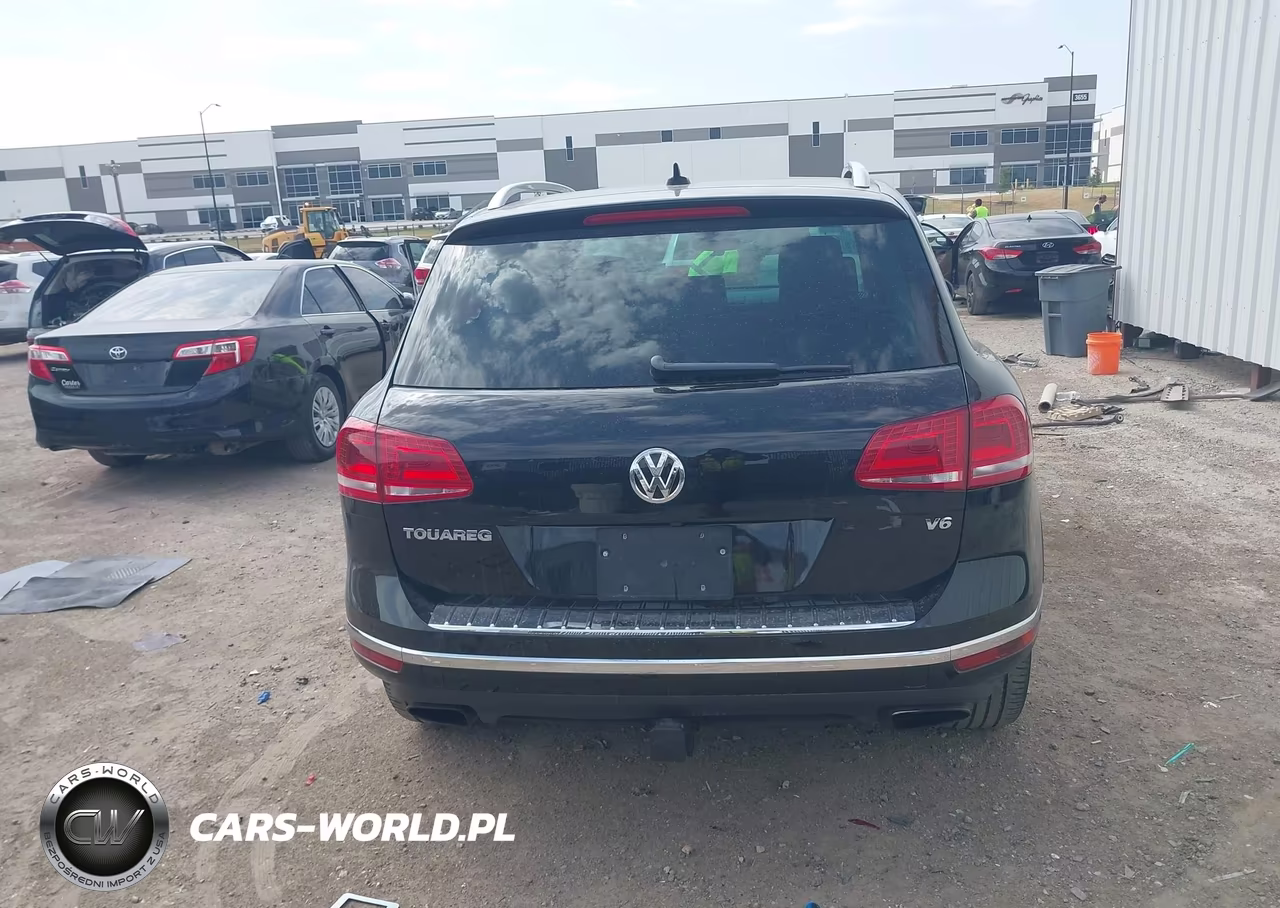 2017 Volkswagen Touareg V6 Wolfsburg Edition VIN:WVGRF7BP5HD004845 - 16