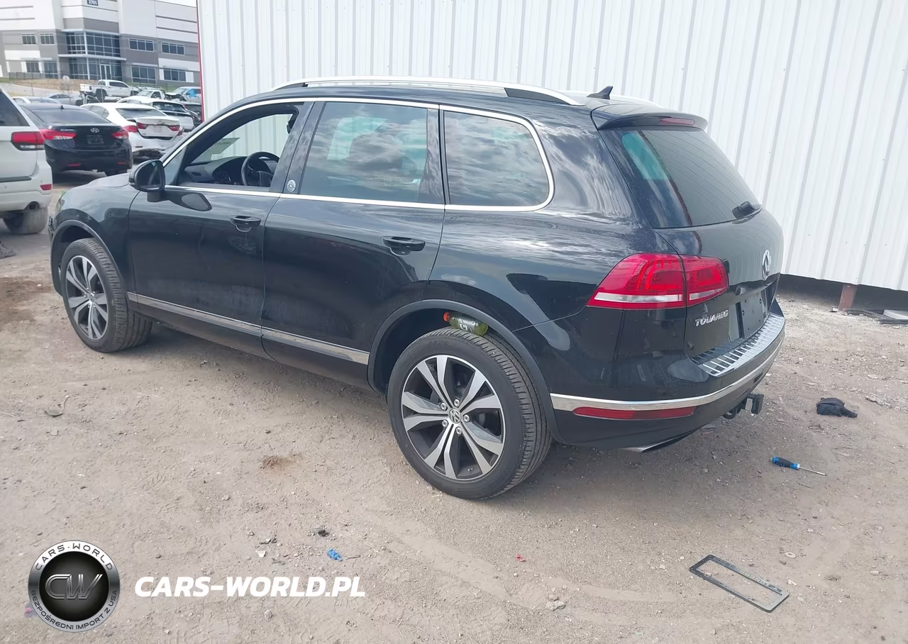 2017 Volkswagen Touareg V6 Wolfsburg Edition VIN:WVGRF7BP5HD004845 - 3
