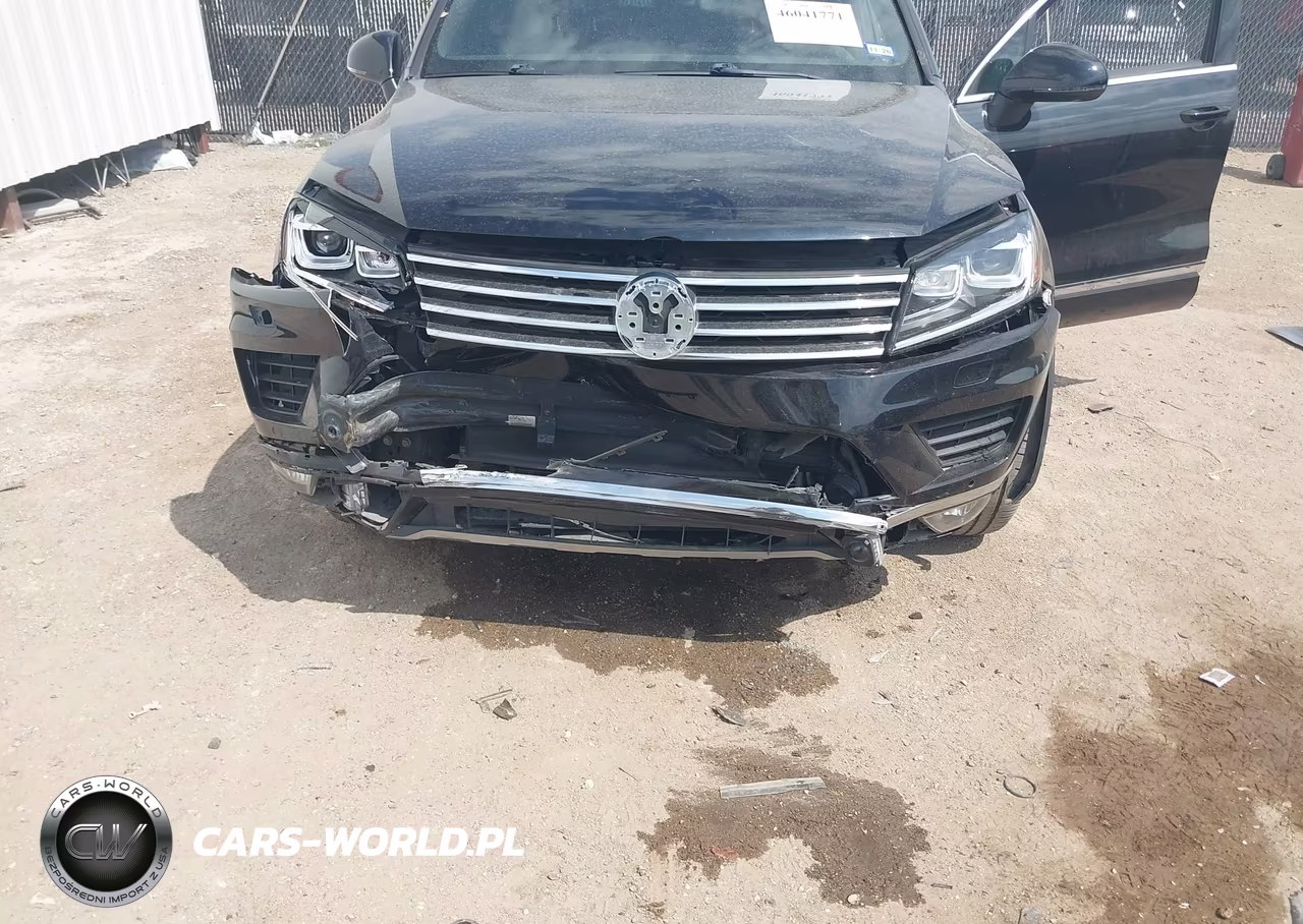 2017 Volkswagen Touareg V6 Wolfsburg Edition VIN:WVGRF7BP5HD004845 - 6