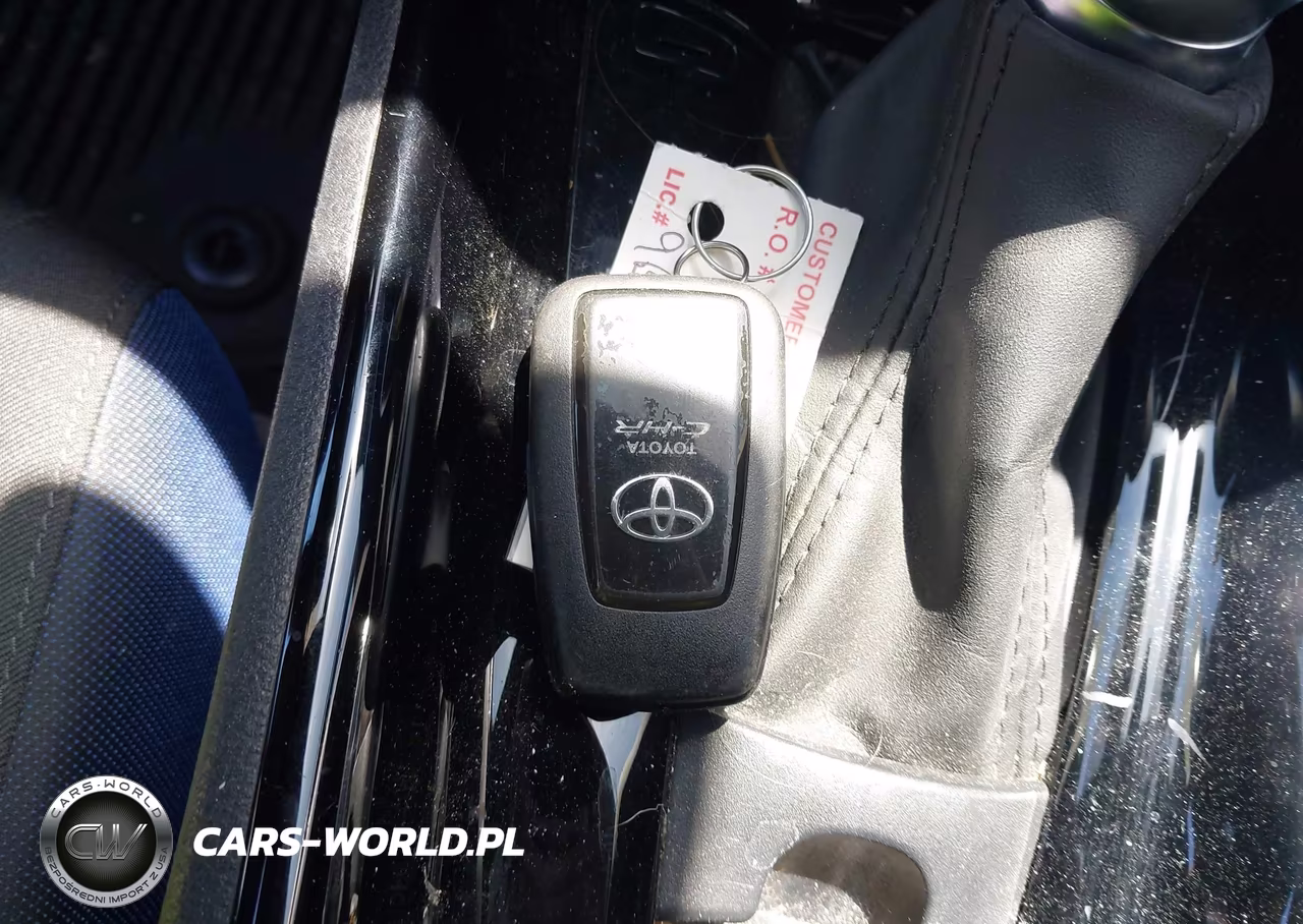 2022 Toyota C-Hr Xle VIN:NMTKHMBX1NR142198 - 11
