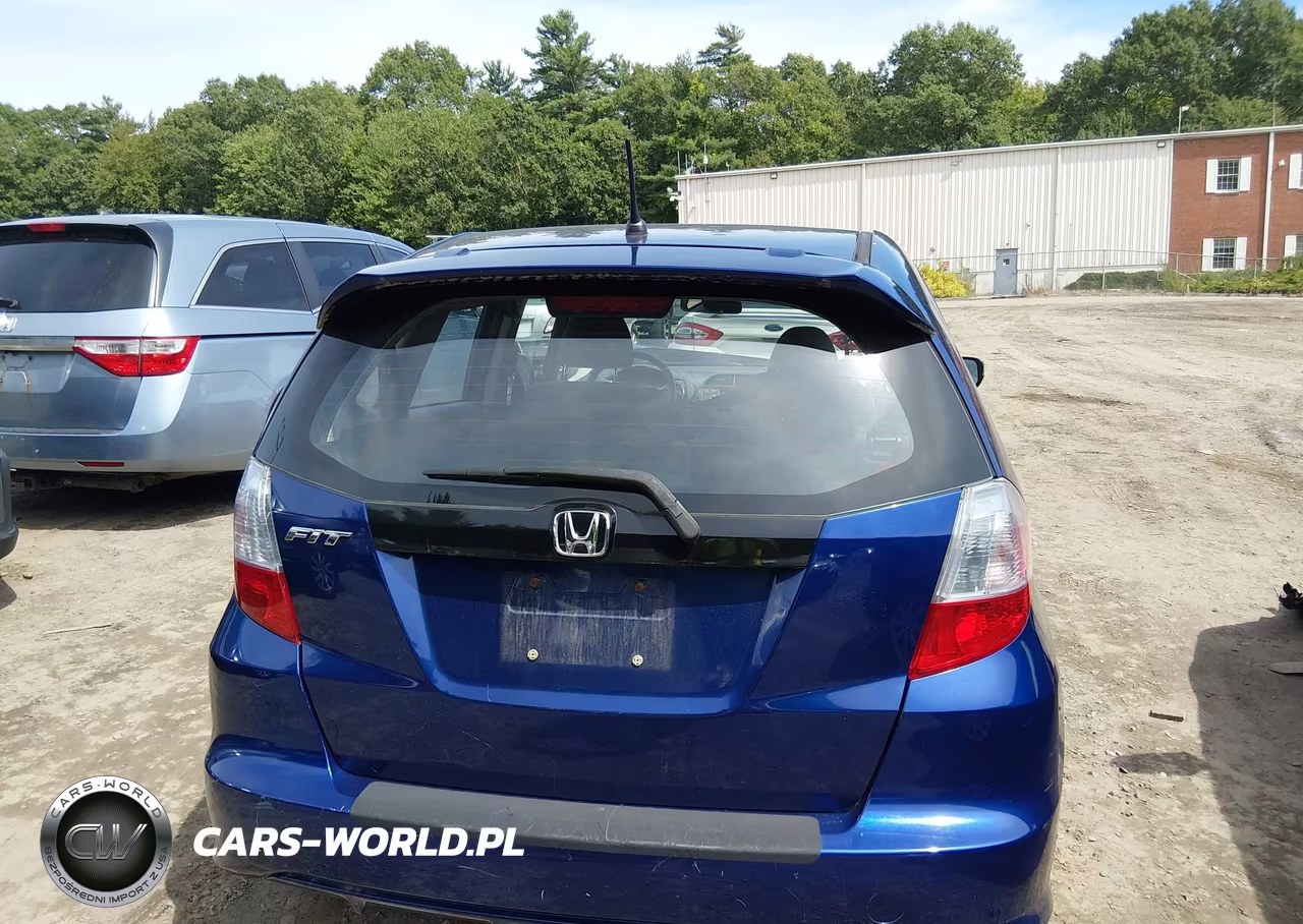 2013 Honda Fit Sport VIN:JHMGE8H54DC035402 - 15