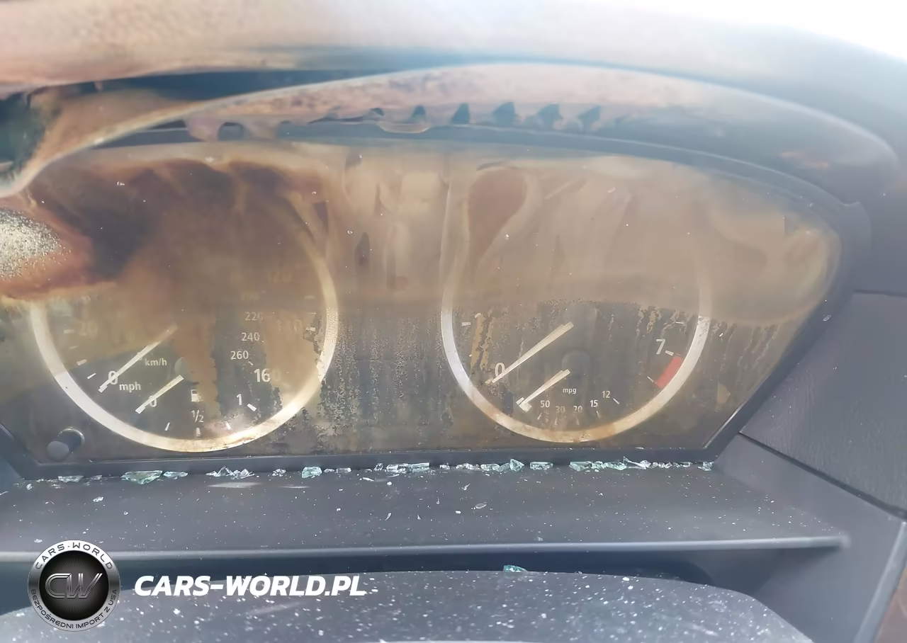 2007 BMW 525Xi VIN:WBANF33577CS40536 - 7
