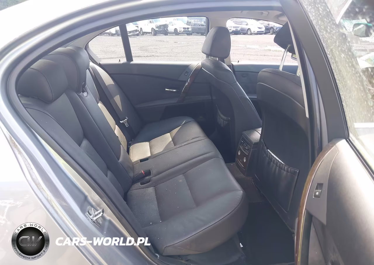 2007 BMW 525Xi VIN:WBANF33577CS40536 - 8