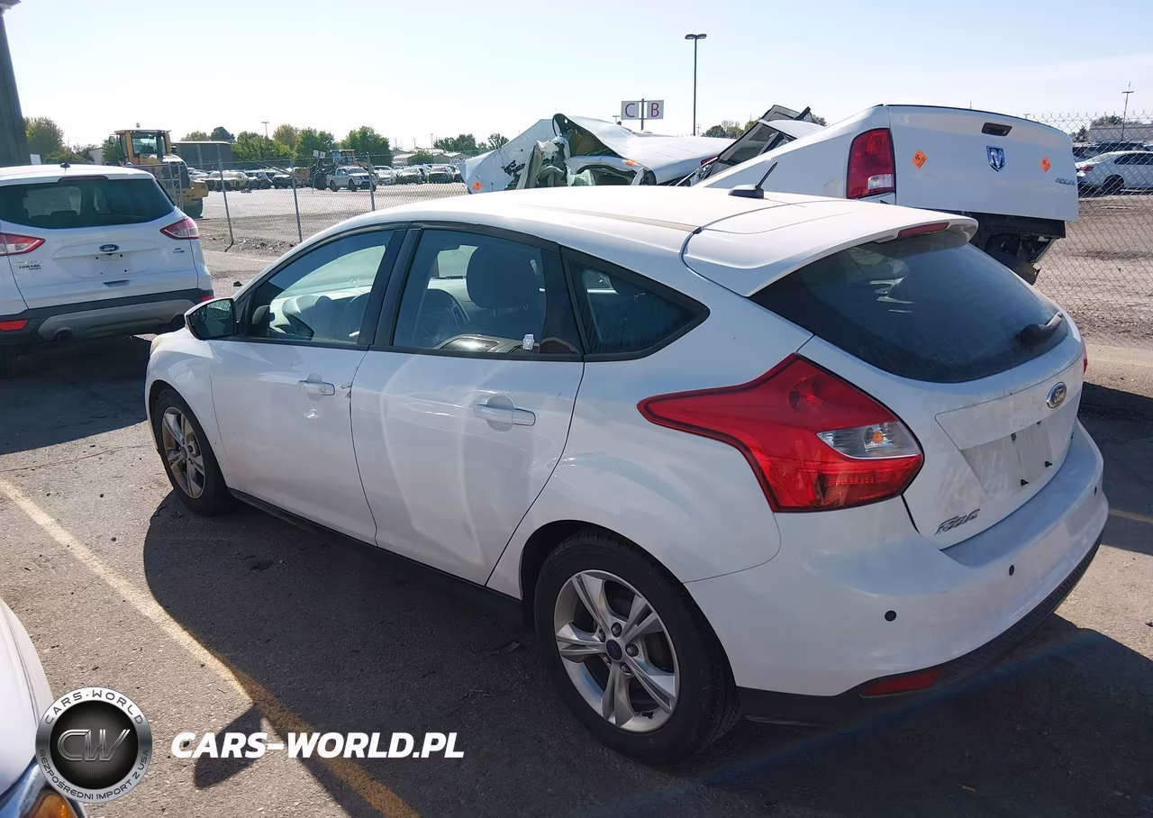 2014 Ford Focus Se VIN:1FADP3K2XEL382904 - 3