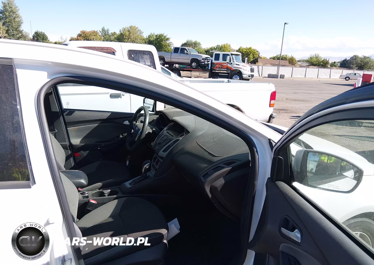 2014 Ford Focus Se VIN:1FADP3K2XEL382904 - 5