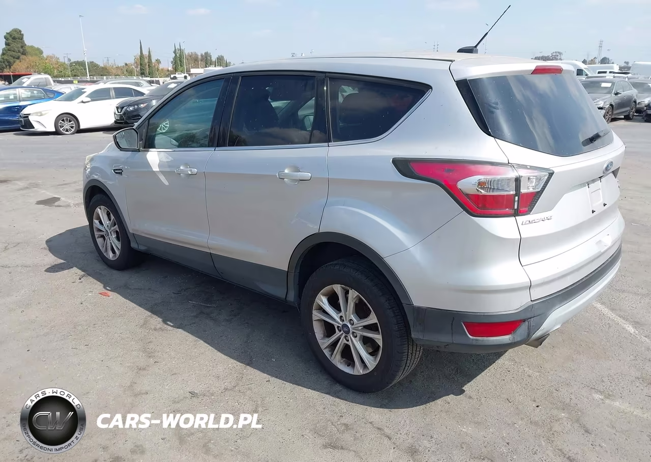 2017 Ford Escape Se VIN:1FMCU0GDXHUA33159 - 3