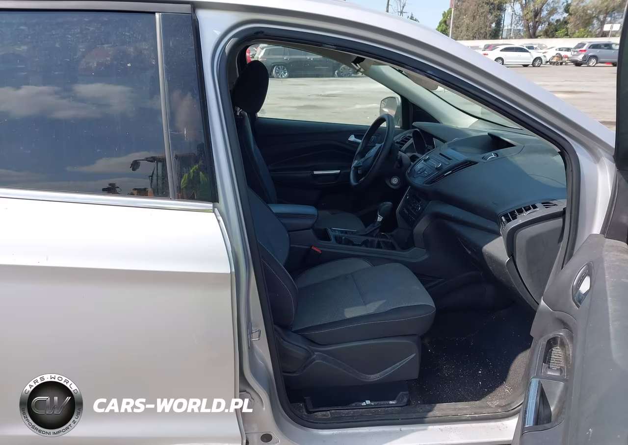 2017 Ford Escape Se VIN:1FMCU0GDXHUA33159 - 5