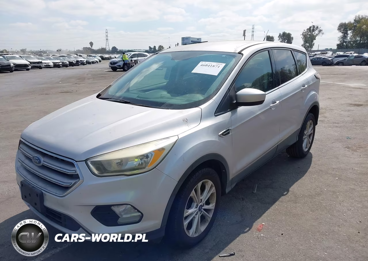 2017 Ford Escape Se VIN:1FMCU0GDXHUA33159 - 6