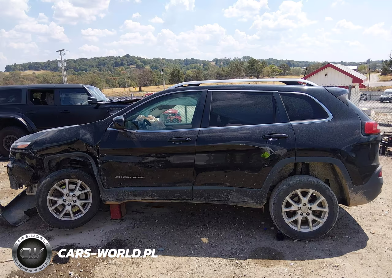 2017 Jeep Cherokee Latitude Fwd VIN:1C4PJLCB6HW586870 - 14