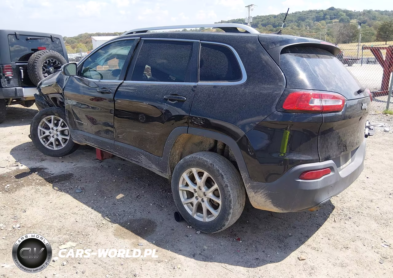2017 Jeep Cherokee Latitude Fwd VIN:1C4PJLCB6HW586870 - 3