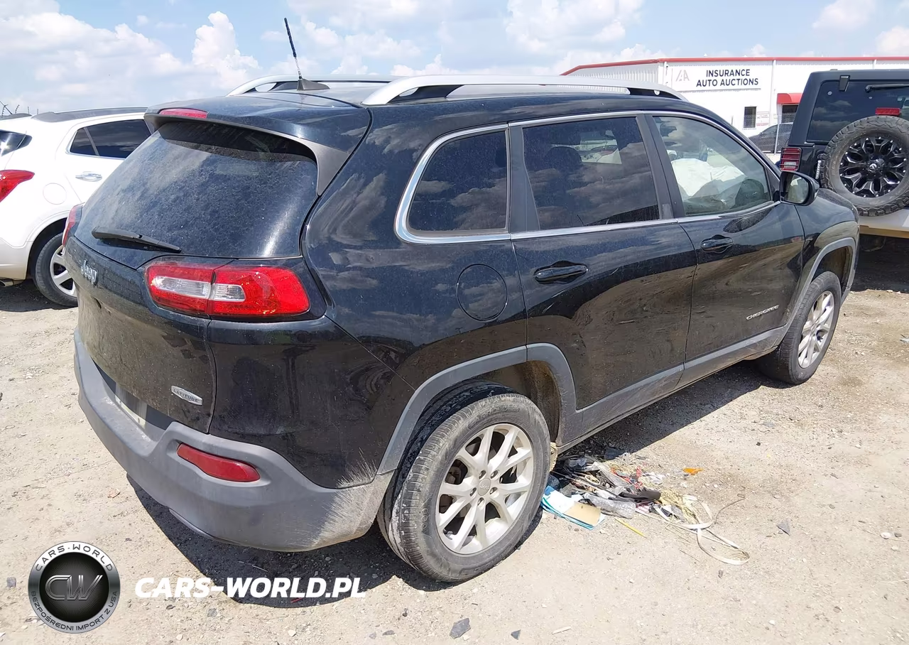 2017 Jeep Cherokee Latitude Fwd VIN:1C4PJLCB6HW586870 - 4