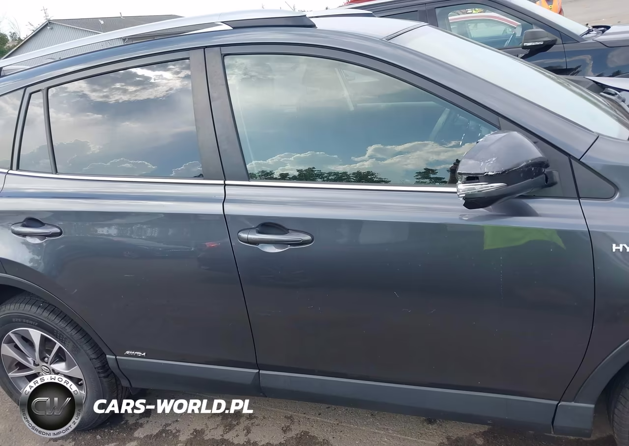 2018 Toyota Rav4 Hybrid Le VIN:JTMRJREV5JD172113 - 13