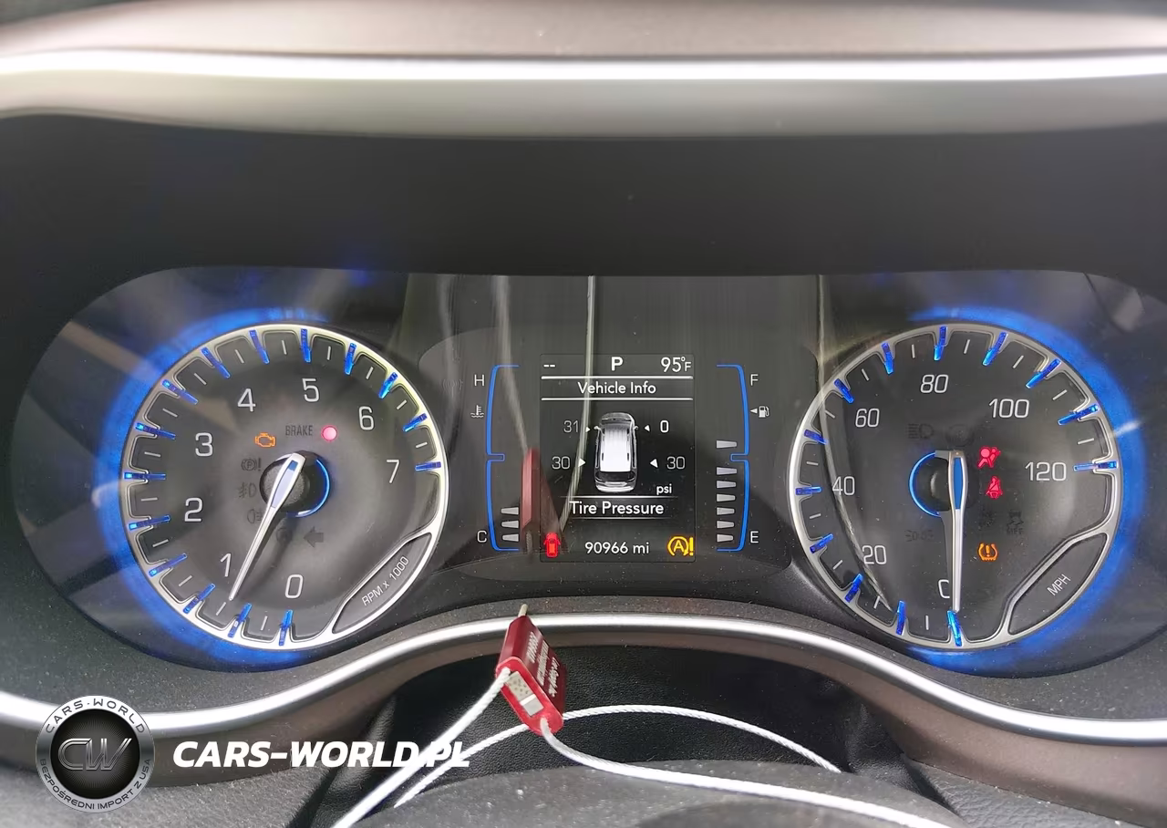 2019 Chrysler Pacifica Touring L VIN:2C4RC1BG2KR561579 - 7