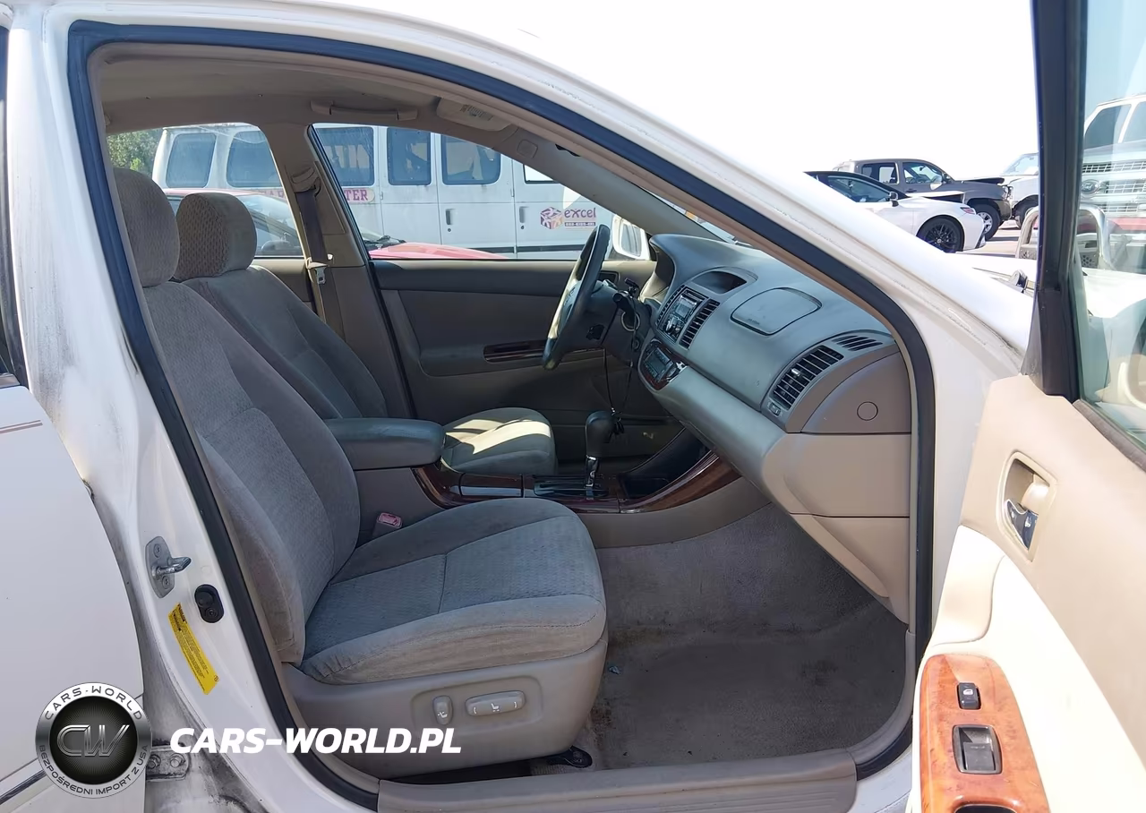 2004 Toyota Camry Xle VIN:4T1BE30K84U370510 - 5