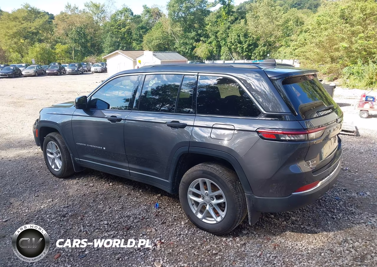 2025 Jeep Grand Cherokee Laredo X 4X4 VIN:1C4RJHAG1SC356411 - 3