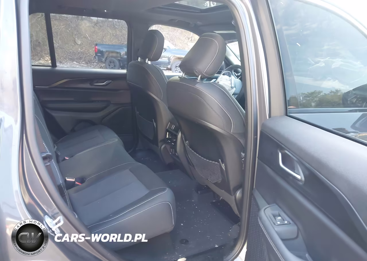 2025 Jeep Grand Cherokee Laredo X 4X4 VIN:1C4RJHAG1SC356411 - 8