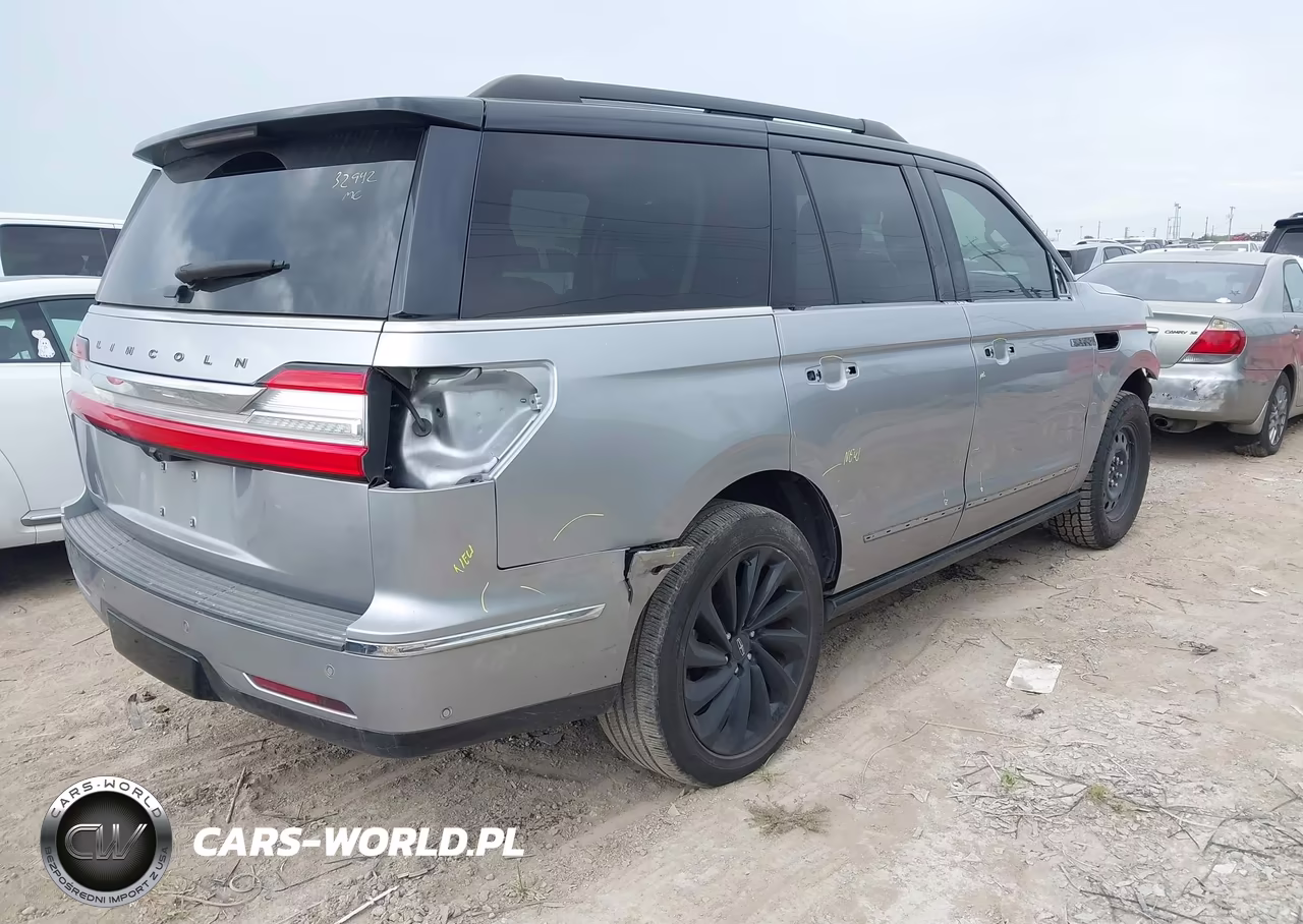 2021 Lincoln Navigator Black Label VIN:5LMJJ2TT5MEL19754 - 4
