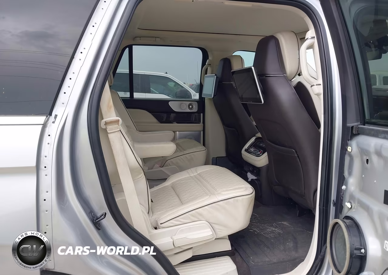 2021 Lincoln Navigator Black Label VIN:5LMJJ2TT5MEL19754 - 8
