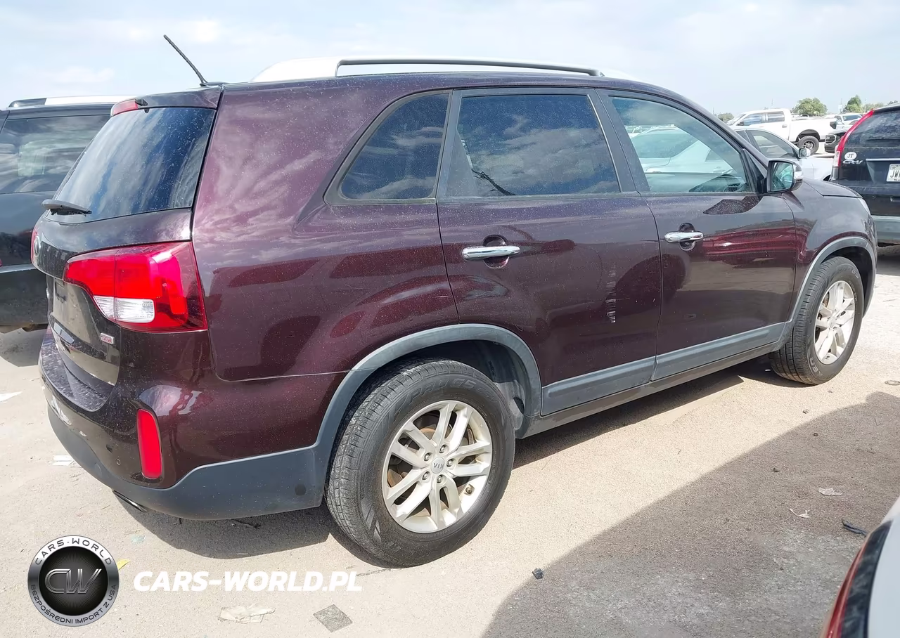 2015 Kia Sorento Lx VIN:5XYKT3A61FG572296 - 4