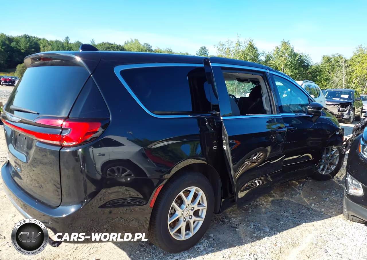 2023 Chrysler Pacifica Touring L VIN:2C4RC1BG7PR598392 - 13