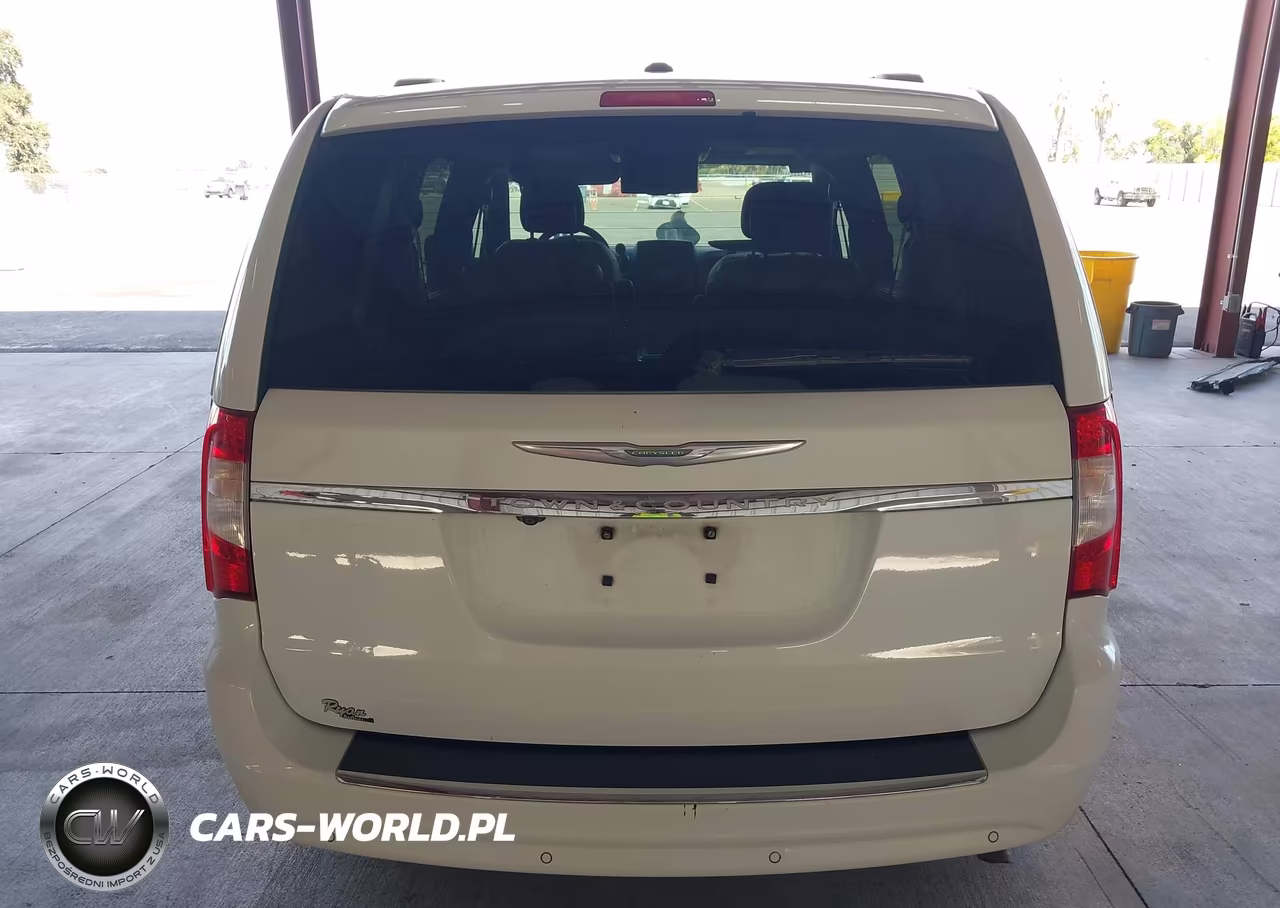2016 Chrysler Town & Country Touring-L Anniversary Edition VIN:2C4RC1CG7GR188559 - 16