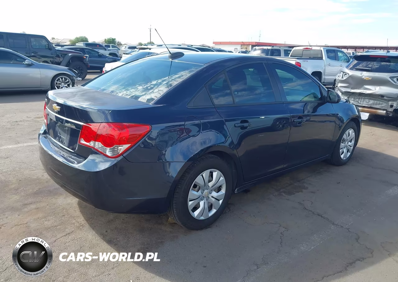 2015 Chevrolet Cruze Ls Auto VIN:1G1PA5SH3F7271929 - 4