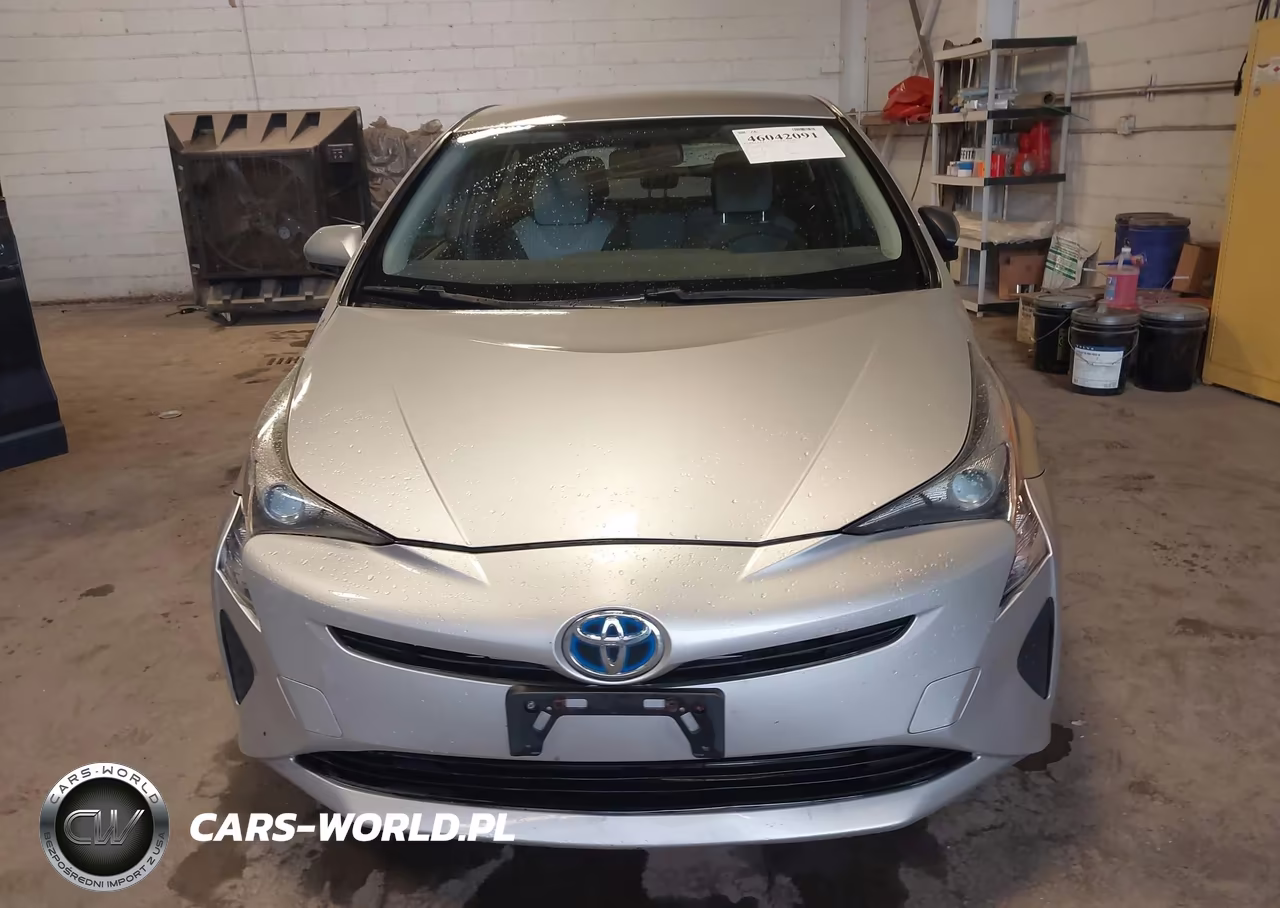 2016 Toyota Prius Two VIN:JTDKBRFUXG3506896 - 13