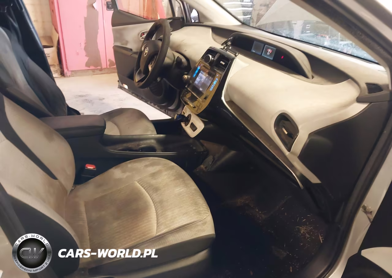 2016 Toyota Prius Two VIN:JTDKBRFUXG3506896 - 5