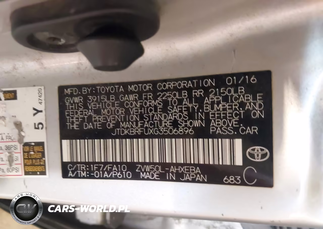 2016 Toyota Prius Two VIN:JTDKBRFUXG3506896 - 9