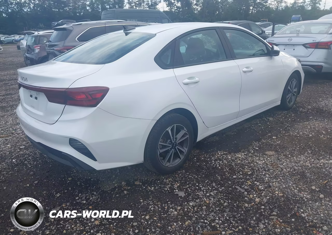 2023 Kia Forte Lxs VIN:3KPF24AD6PE643774 - 4