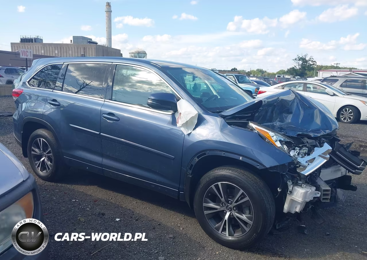 2017 Toyota Highlander Le
