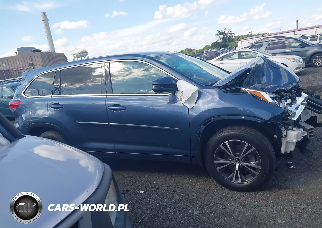 2017 Toyota Highlander Le VIN:5TDBZRFH7HS459728 - 12