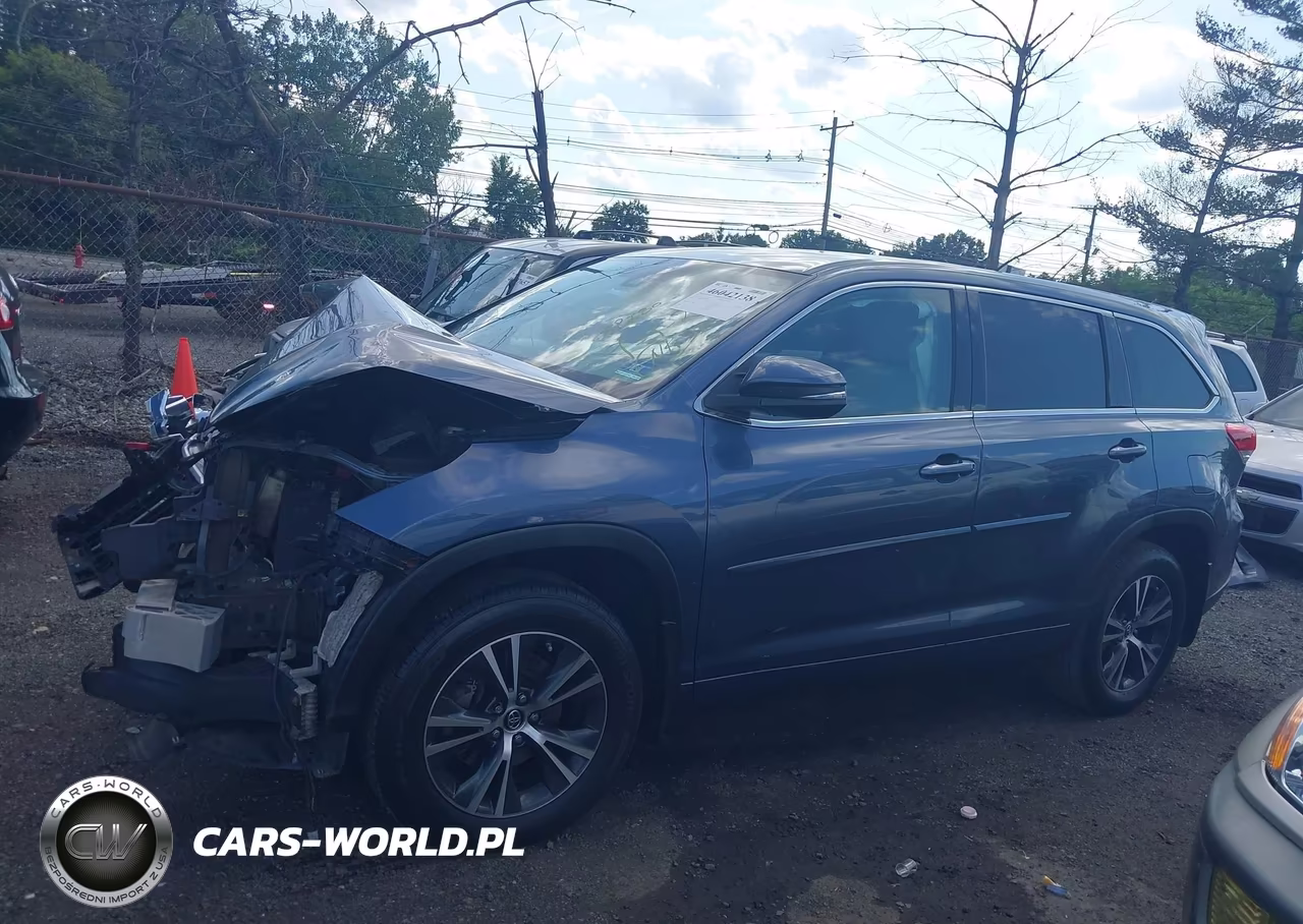 2017 Toyota Highlander Le VIN:5TDBZRFH7HS459728 - 13