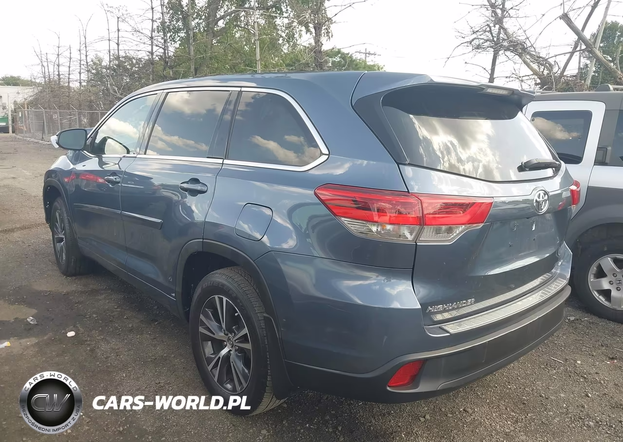 2017 Toyota Highlander Le VIN:5TDBZRFH7HS459728 - 3