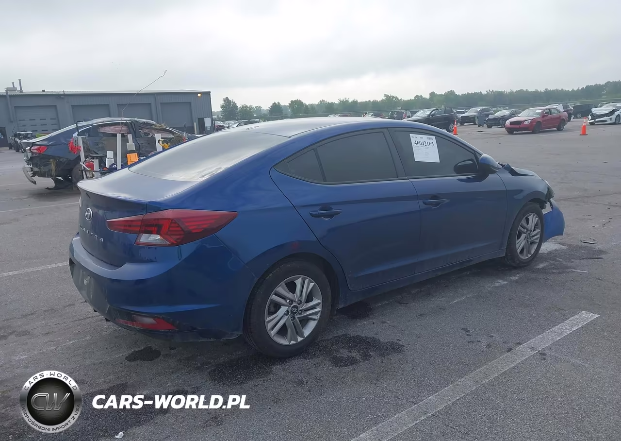 2020 Hyundai Elantra Sel VIN:5NPD84LF7LH562213 - 4