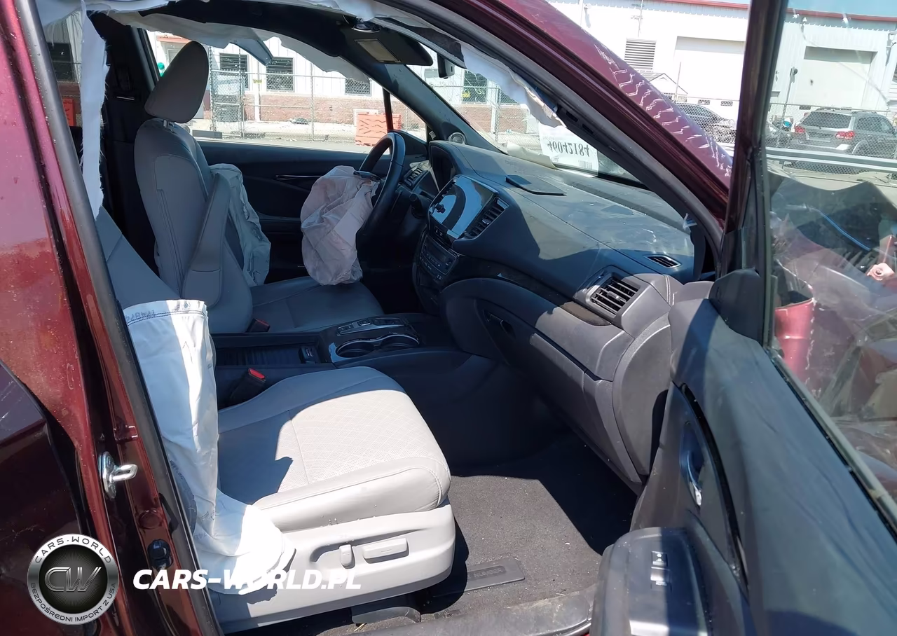 2019 Honda Passport Touring VIN:5FNYF7H96KB002658 - 5