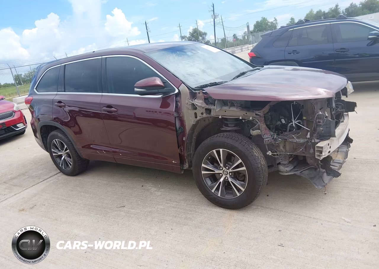 2018 Toyota Highlander Le VIN:5TDZZRFH2JS245606 - 13
