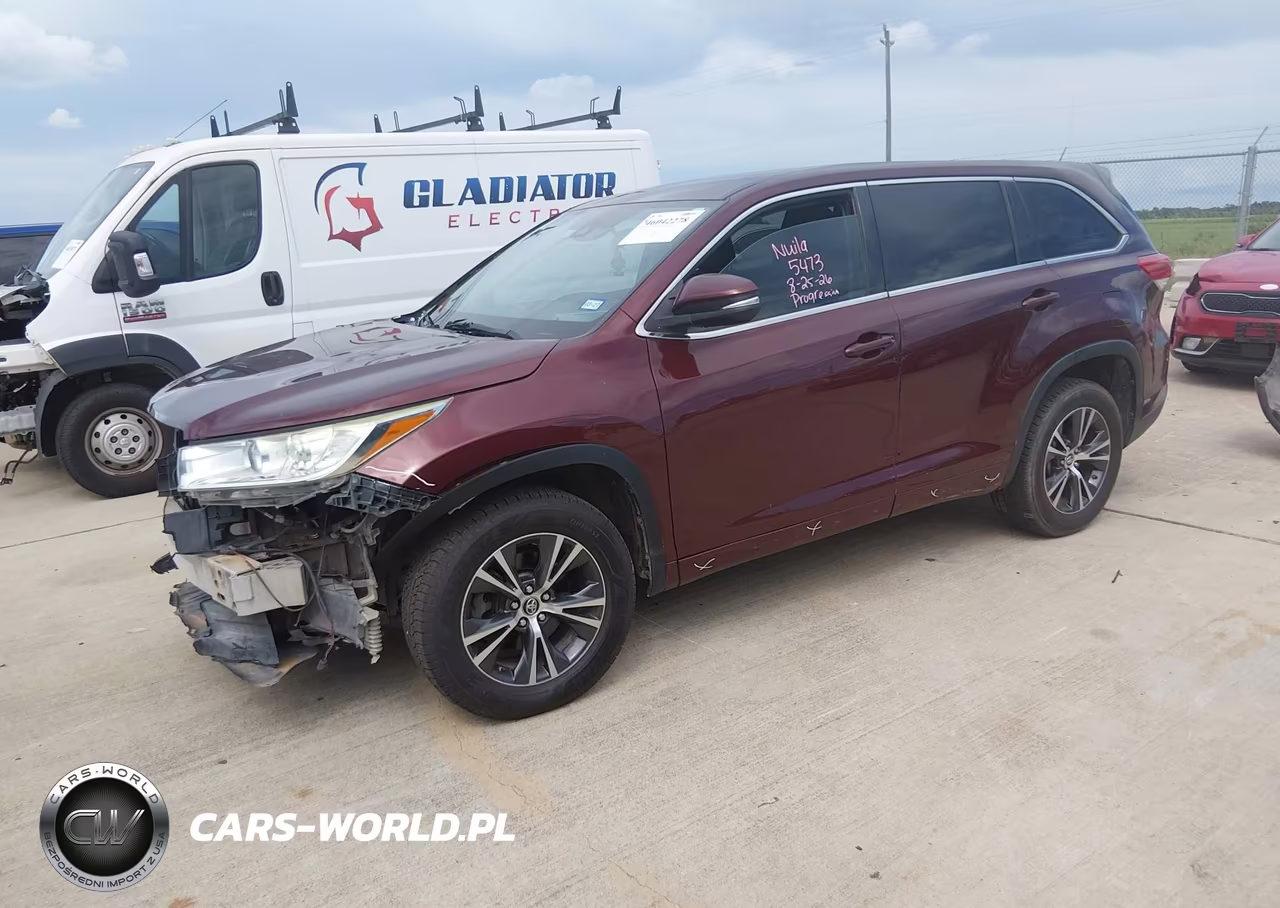 2018 Toyota Highlander Le VIN:5TDZZRFH2JS245606 - 2