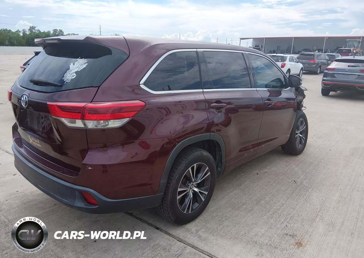2018 Toyota Highlander Le VIN:5TDZZRFH2JS245606 - 4